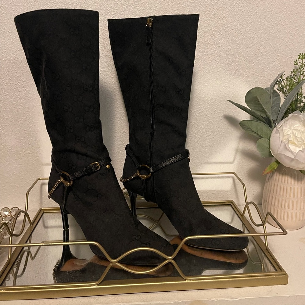 Gucci gg jacquard vintage boots.
